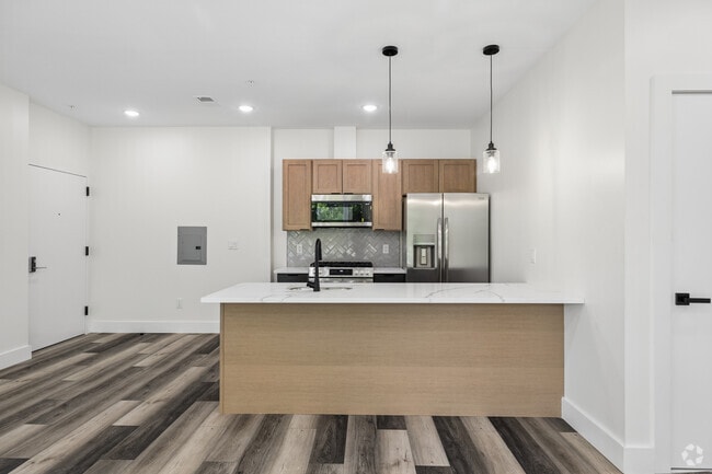 2BR, 1BA - 880SF - Kitchen