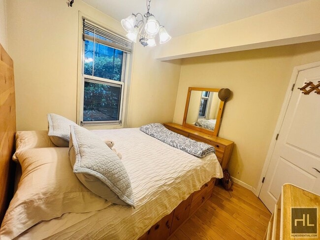 Photo - East 54th Street Unidad 1J