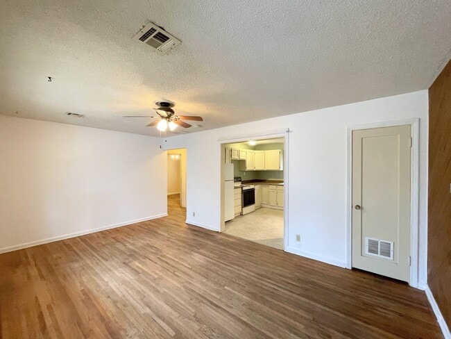 Photo - 1903 Cone St