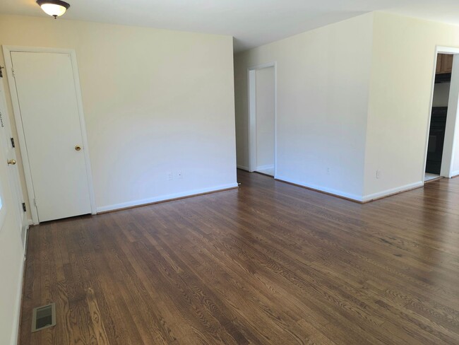 87 Kendall Dr