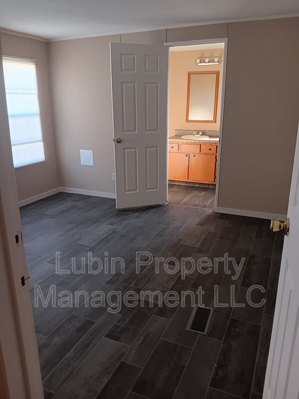 Photo - 72 Christopher Cir