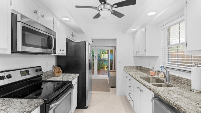 Photo - 410 Venetian Dr