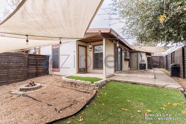 Building Photo - 2903 Parker Ln