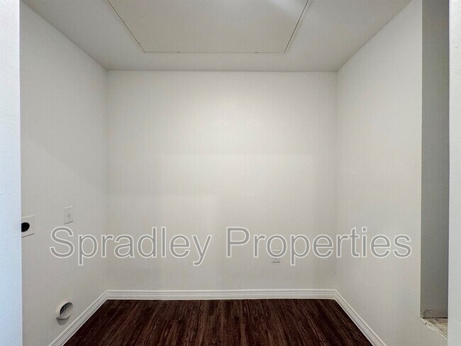 Photo - 1124 W Ave O Unidad CR 1307