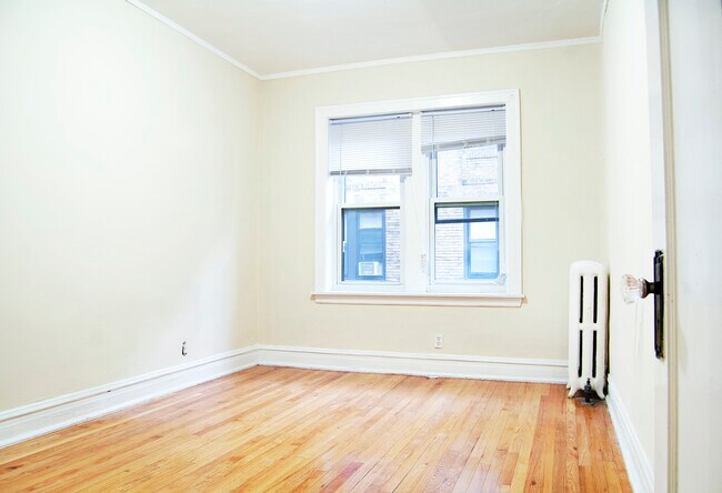 Photo - 4823 N Springfield Ave Unit 2E