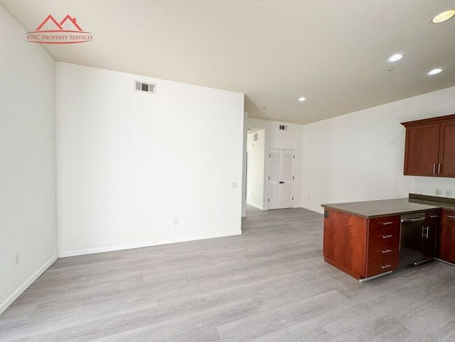 Photo - 20128 Stevens Creek Blvd Unidad #209