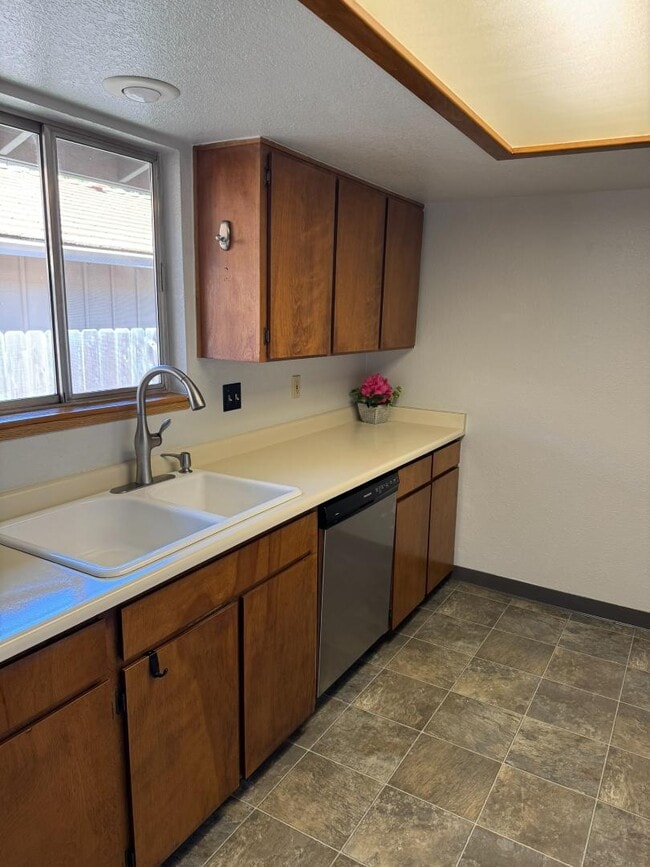 Photo - 300 Shafer Ln