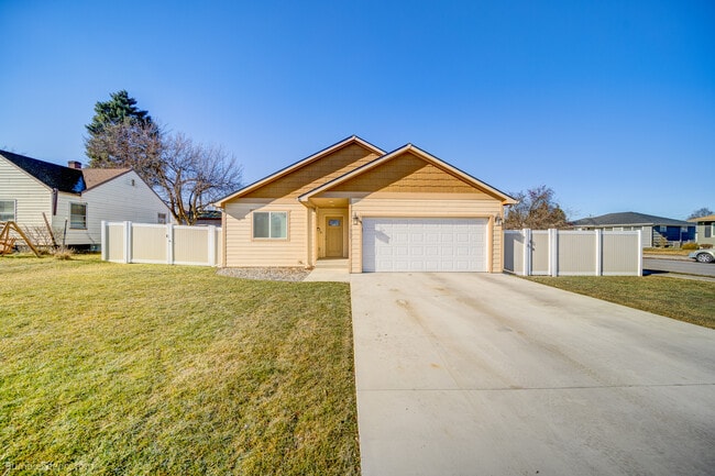 Building Photo - 1923 N Nelson St