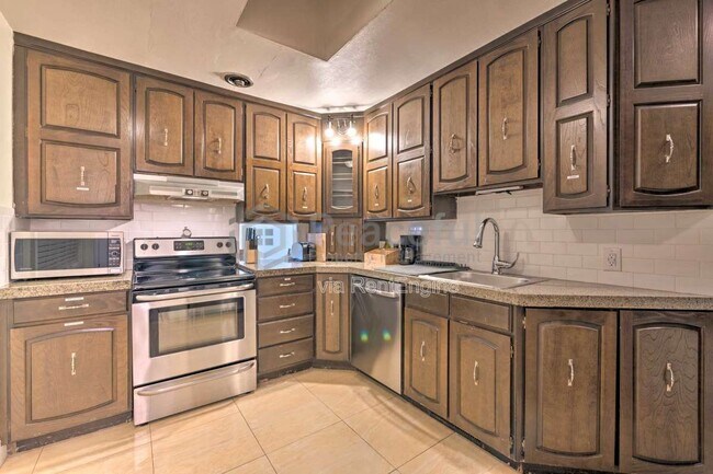 Photo - 462 E Haven Ave