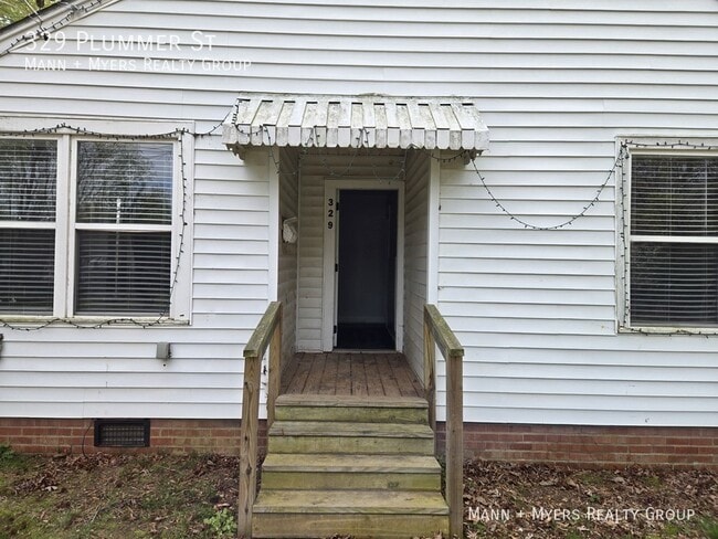 Photo - 329 Plummer St