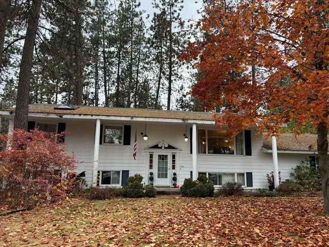 Building Photo - Duplex in Post Falls