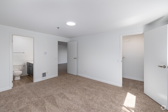 2BR, 2BA - 1120SF - Skyview 3322