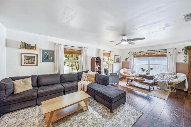 Photo - 8619 Veridian Dr