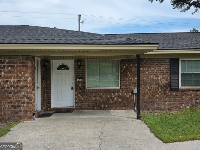 Building Photo - 304 5th St Rental