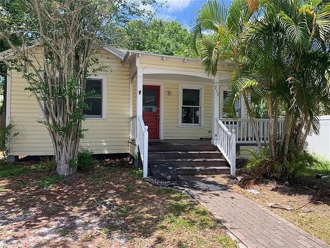 Building Photo - 711 N Orange Ave