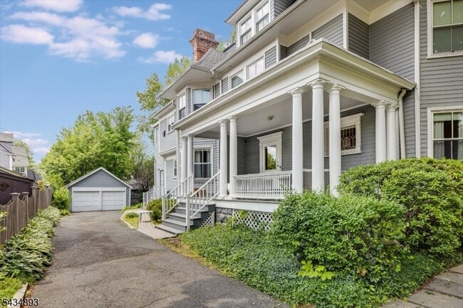 Photo - 92 Midland Ave