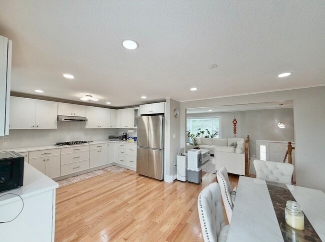 22 Dorchester St
