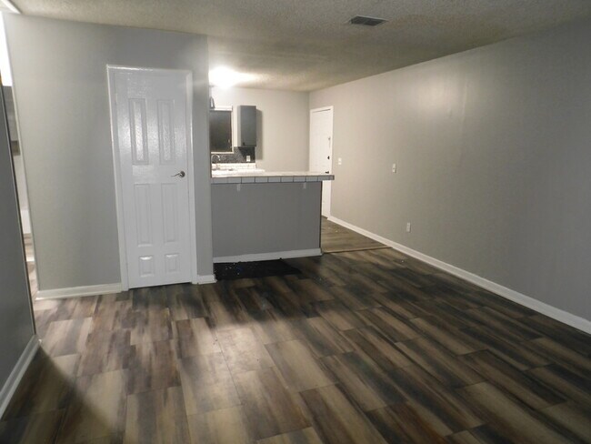 Building Photo - 5327 Westchase Ct Unit 2 Rental