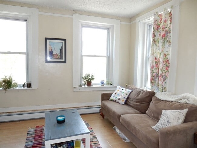 Photo - 274 Cambridge St Unidad 3