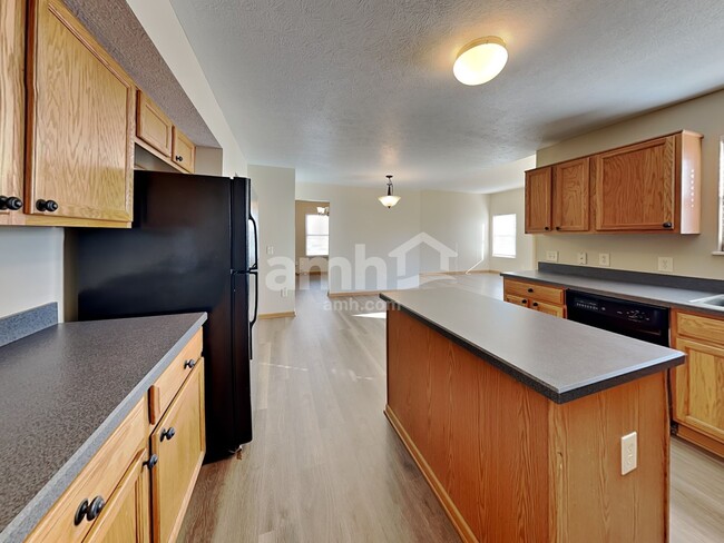 Photo - 1162 McNeil Dr