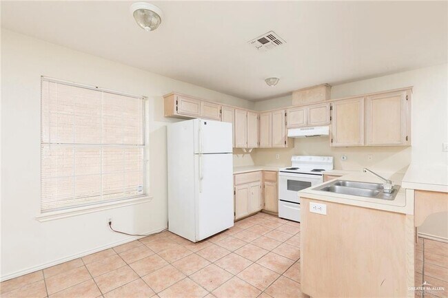 Photo - 12 Ulex Ave