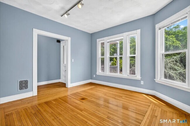 Photo - 172 Ellsworth Avenue