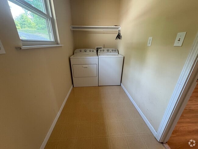 Building Photo - 816 W Gold Dust Dr Rental