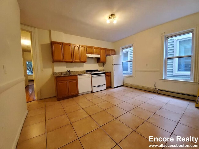 Building Photo - 9 Fulkerson St Unit 1