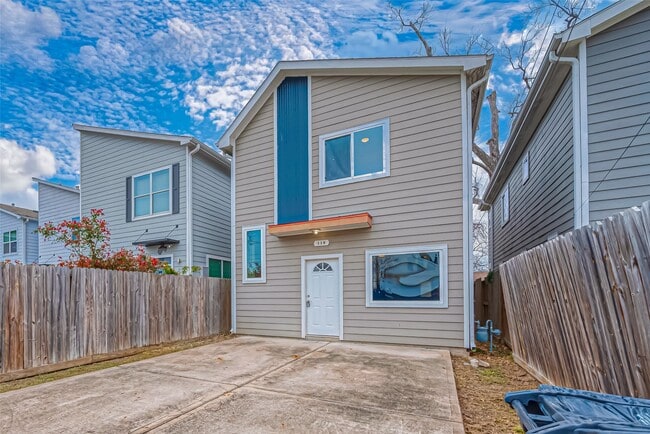 Photo - 119 E 32nd St