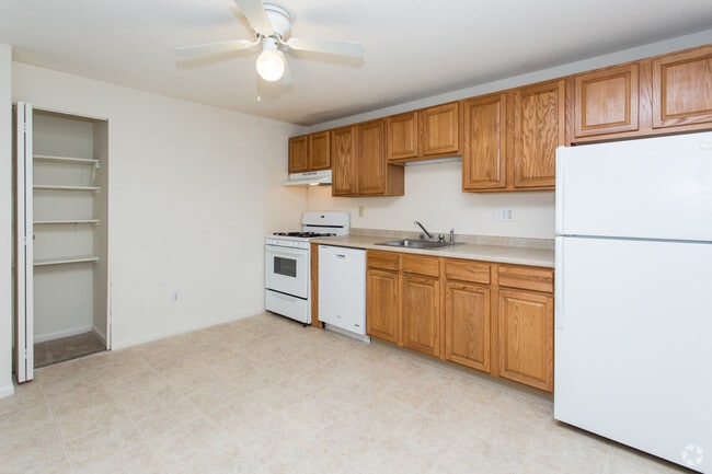 Photo - Edgewood Gardens Embassy and Wilder Ridge ...