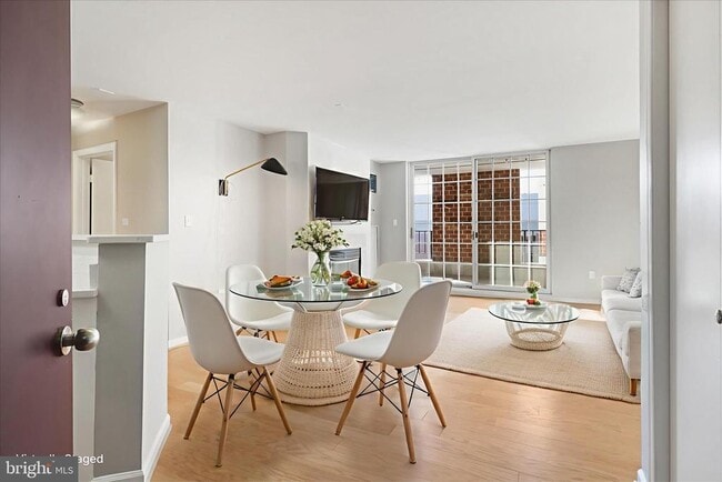 Photo - 1230 23rd St NW Unit 918