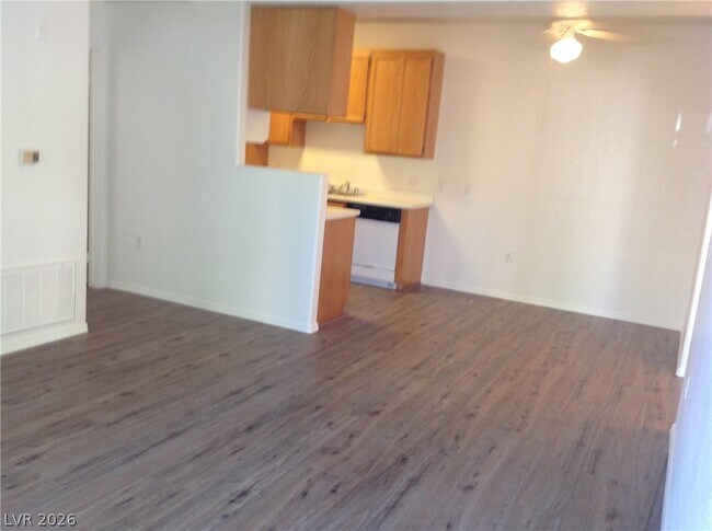Photo - 3318 N Decatur Blvd Unidad 1054