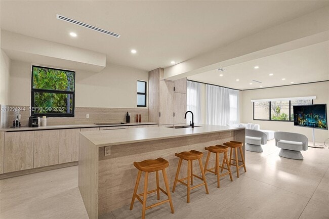 Photo - 4721 NW 6th Ave