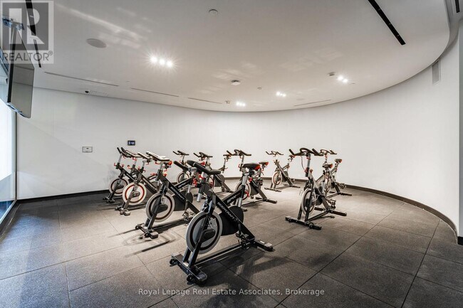 Photo - 270 Dufferin St Unit 919