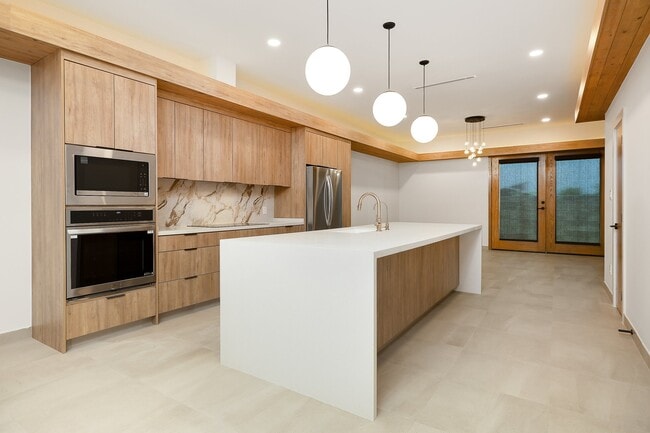 Photo - 706 B St Unit B