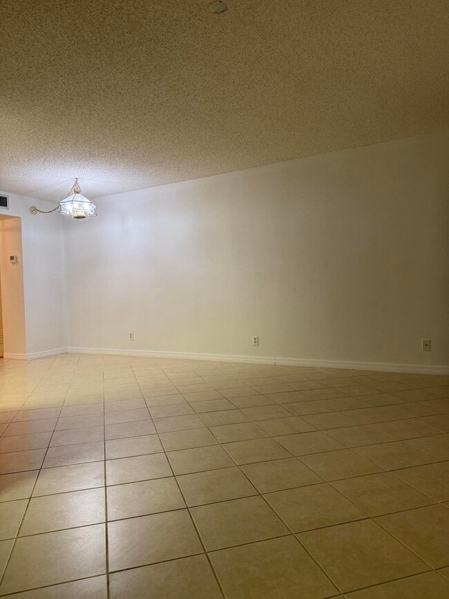 Photo - 2100 Springdale Blvd Unit 306