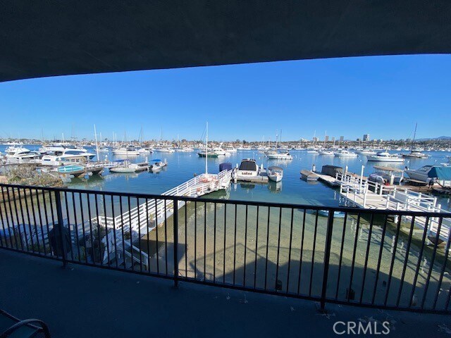 1006 E Balboa Blvd