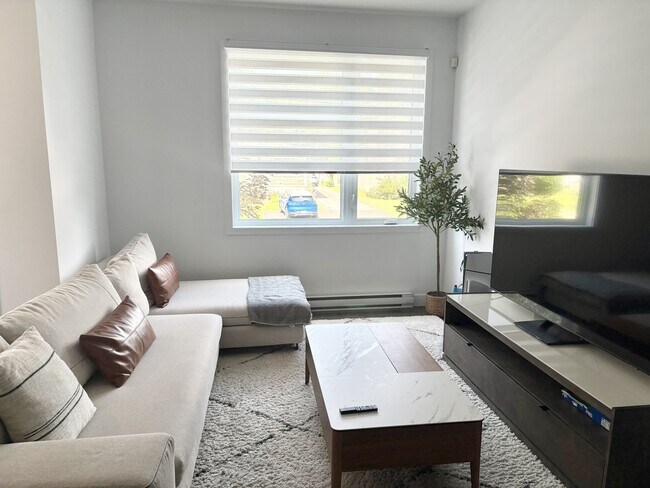 Photo - 3859 Rue Émile Unit 3859 Emile