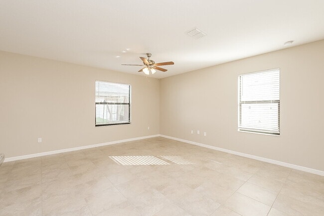 4323 Globe Thistle Dr