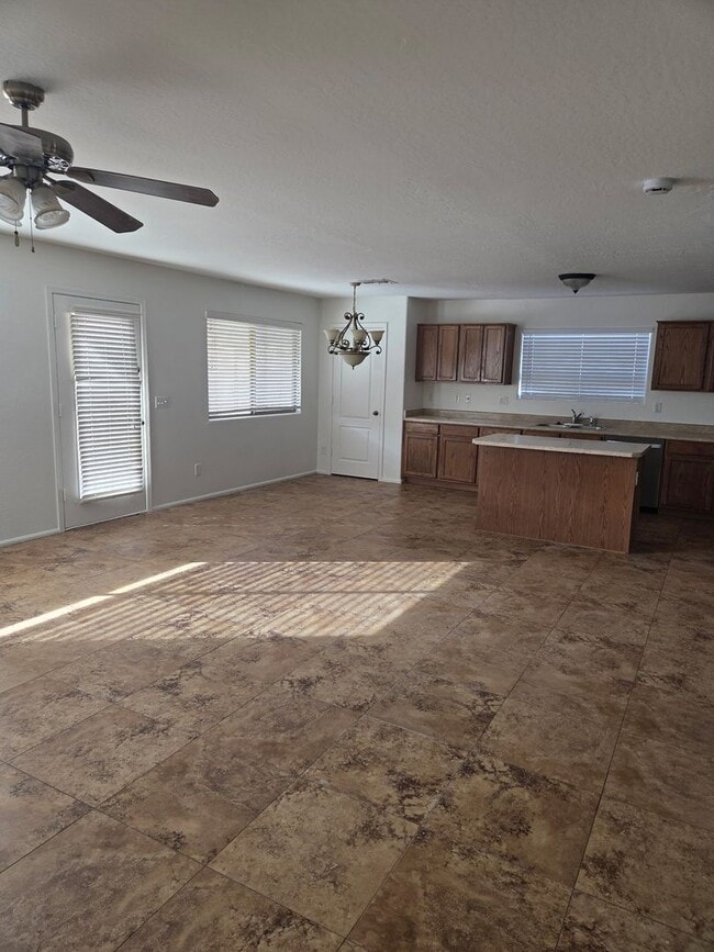 Photo - 4 bedroom home in Homestead North **Move in Special 2 weeks free off first month rent**