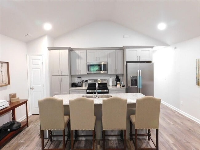 Photo - 213 Claire Dr SE