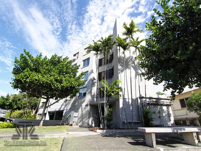 Building Photo - 602 Unit 305