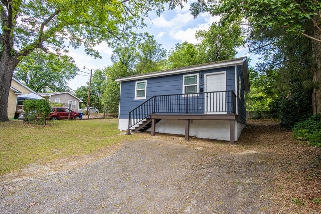 Photo - Downtown Columbia Renovated 2BR/1BA | Modern Finishes, Prime Location Near Five Points