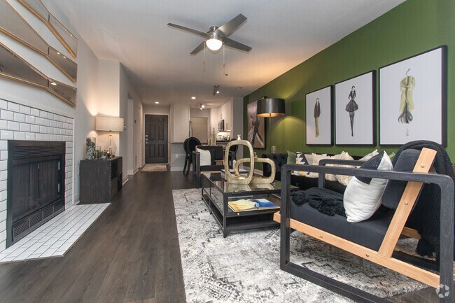 2BR, 2BA - 1076SF