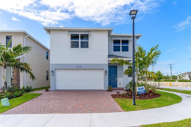 Building Photo - 615 NE 1st Ave