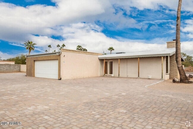 Building Photo - 12207 N 70th St Rental