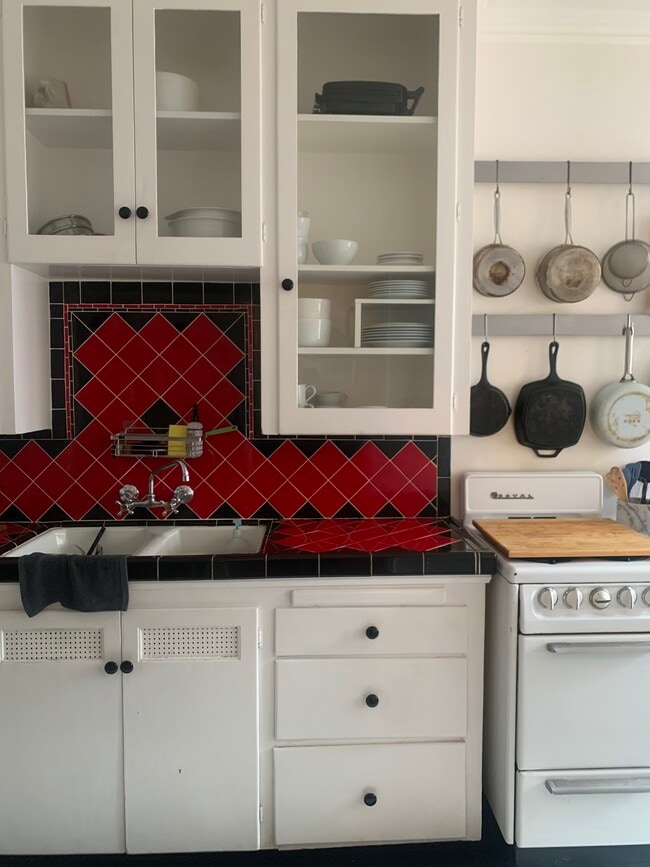 Photo - 325 S Detroit St