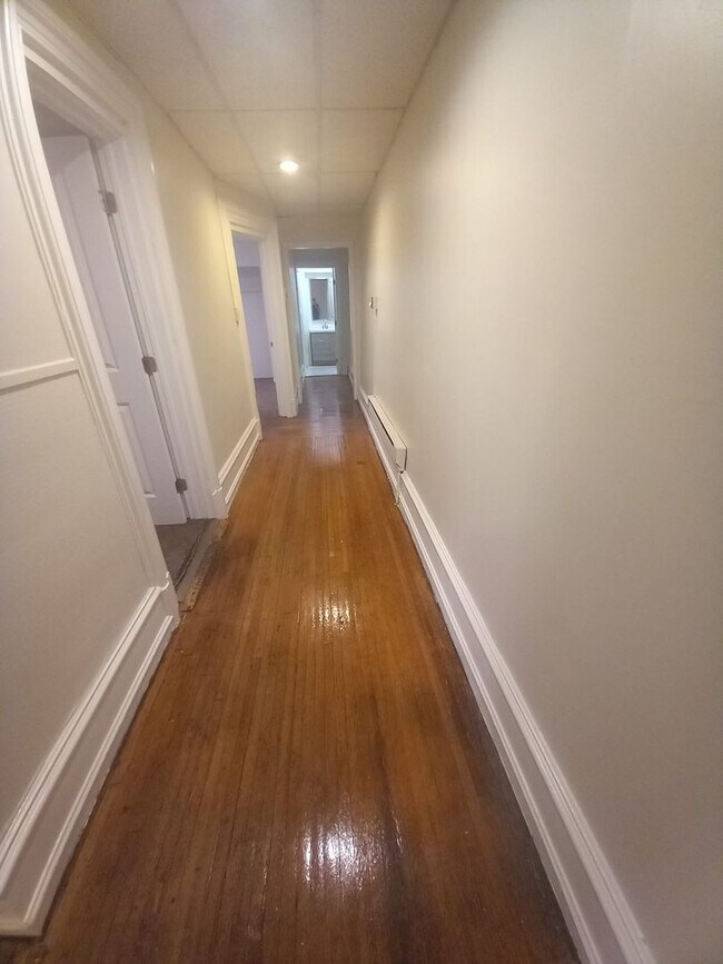 Photo - 330 N 5th St Unit Apartment 1