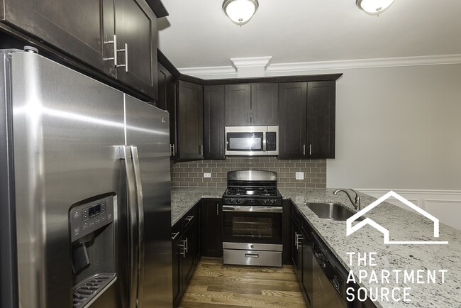 Photo - 2346 W Grand Ave Unit 1N