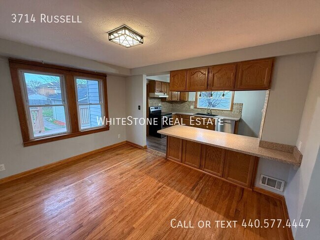 Photo - 3714 Russell-